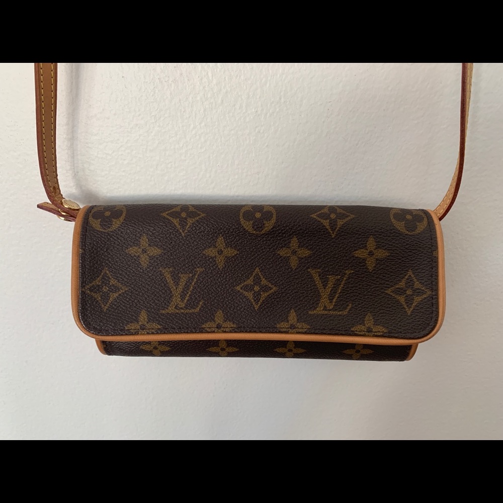 Louis Vuitton Pouchette